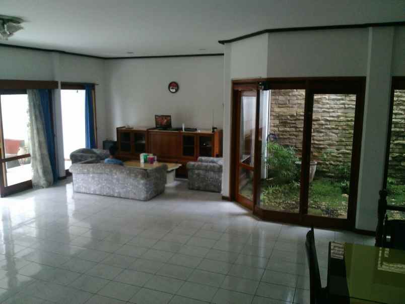 dijual rumah cioaku