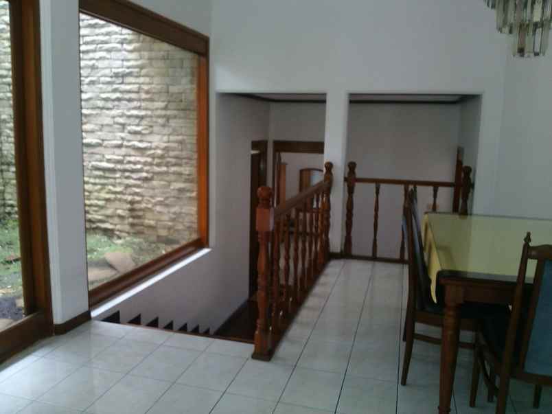 dijual rumah cioaku