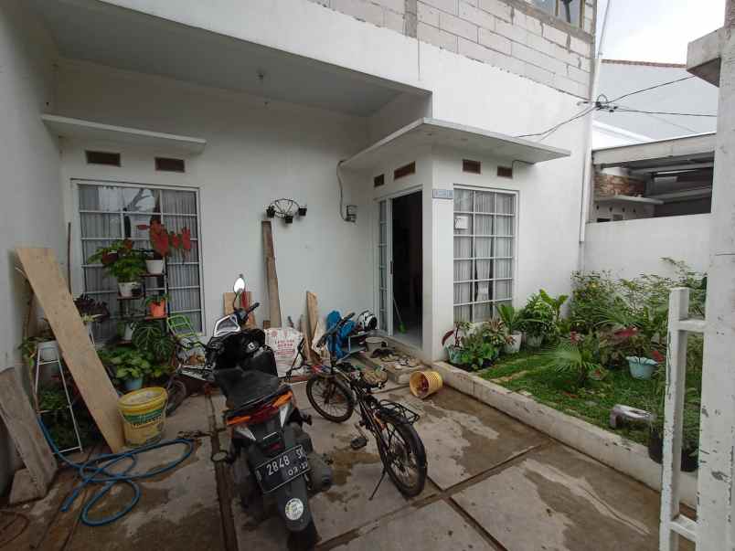 dijual rumah cipageran