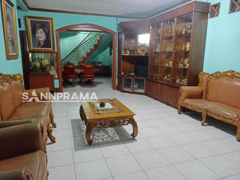 dijual rumah cipedak