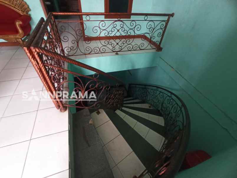 dijual rumah cipedak