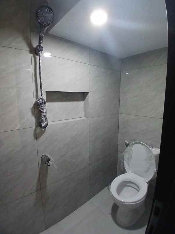 dijual rumah cipedak