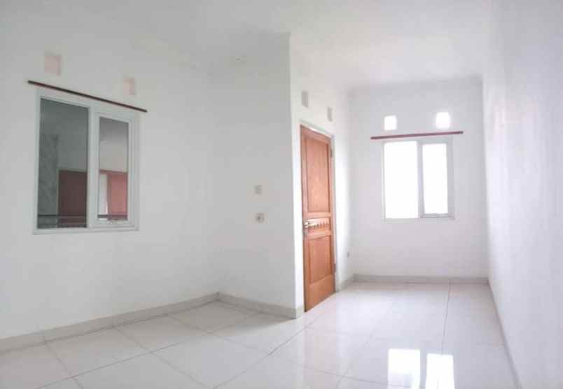 dijual rumah ciporeat