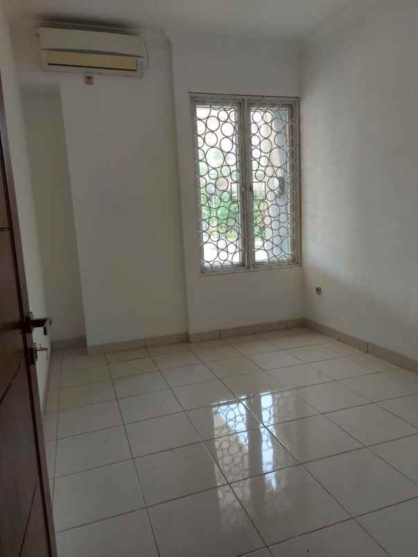 dijual rumah citra grand cibubur