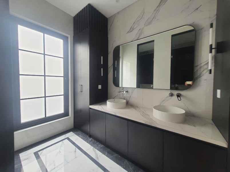 dijual rumah citraland surabaya