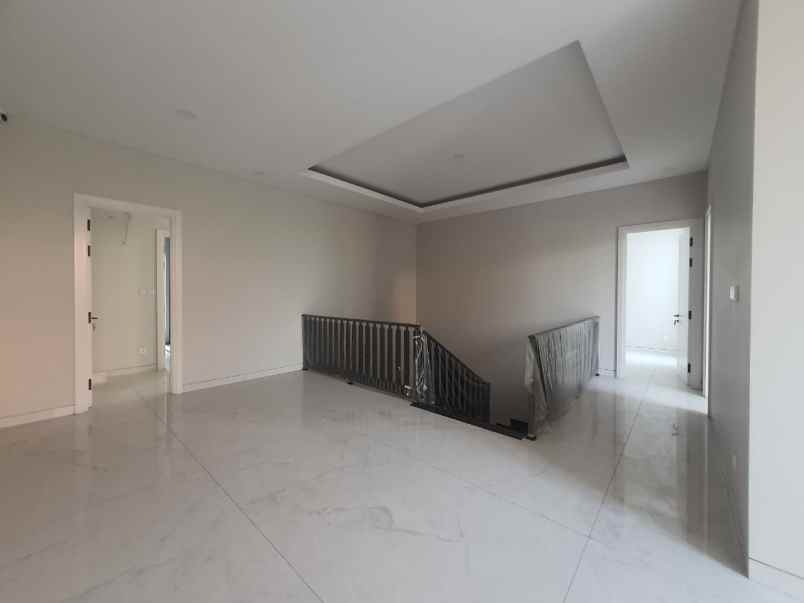dijual rumah citraland surabaya