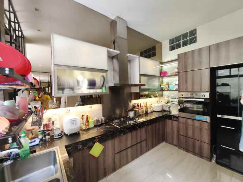 dijual rumah cluster bahamas kenangan