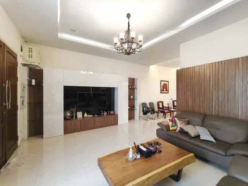 dijual rumah cluster bahamas kenangan