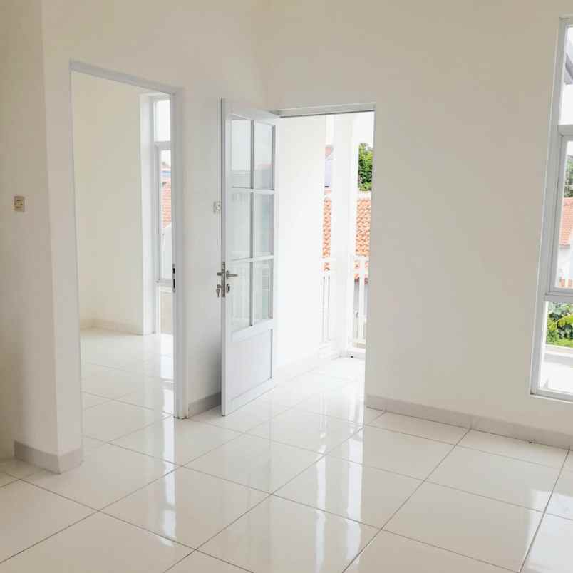 dijual rumah cluster di jl alamanda cilangkap jaktim