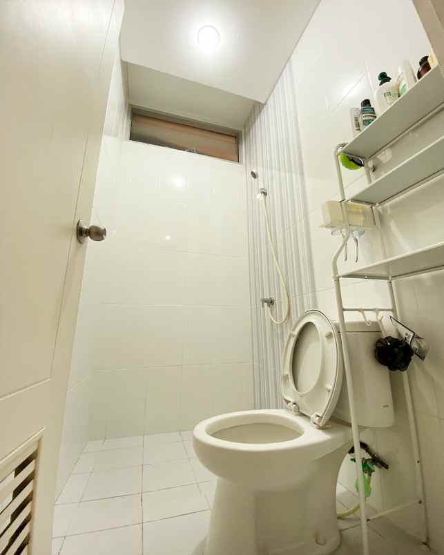 dijual rumah cluster malibu village