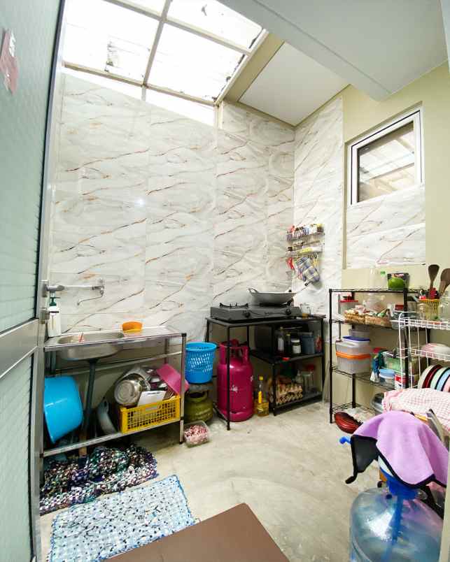 dijual rumah cluster malibu village