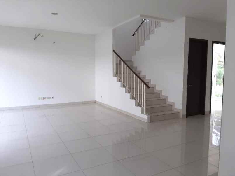 dijual rumah cluster palm spring jgc