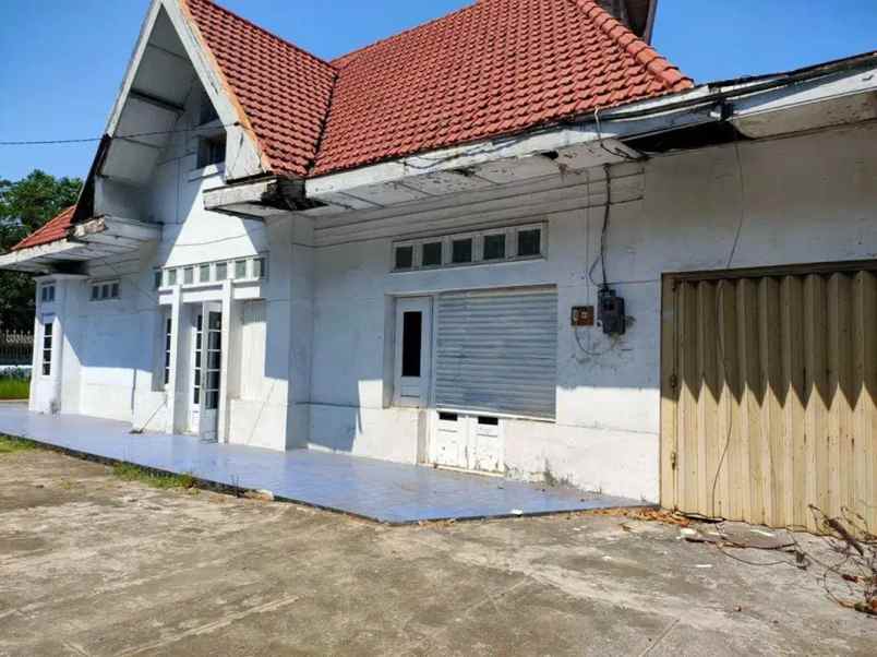 dijual rumah darmo kec wonokromo