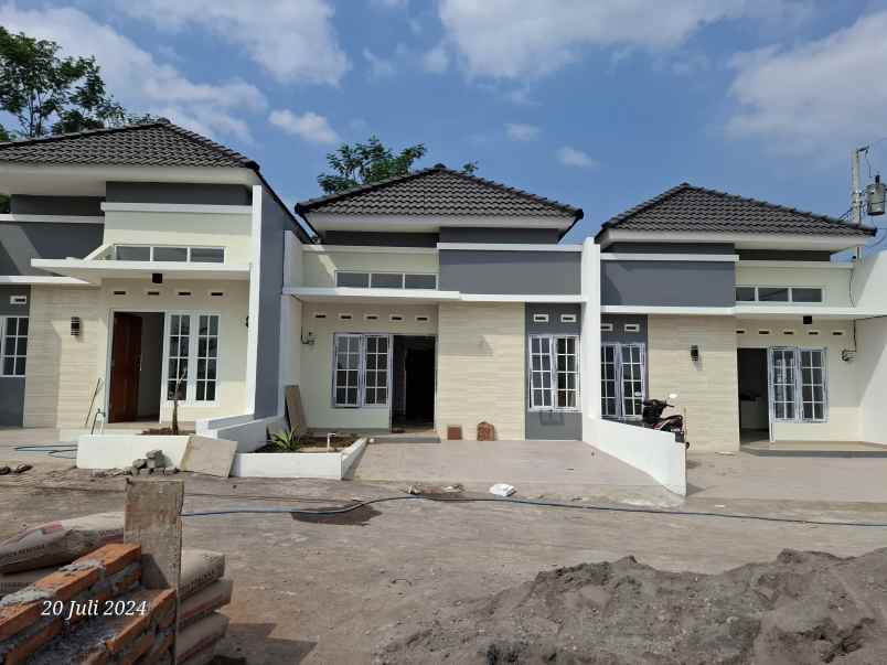 dijual rumah dawung pudakpayung