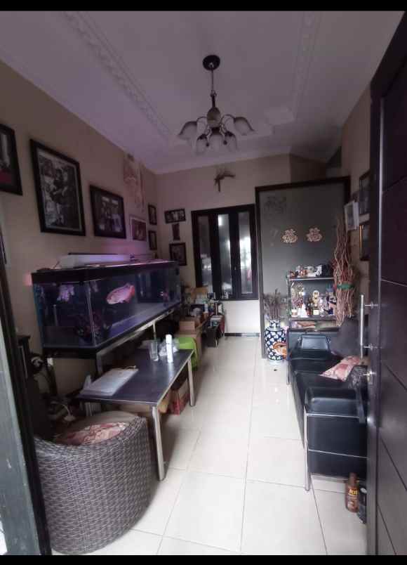 dijual rumah dekat rs mitra keluarga merr surabaya