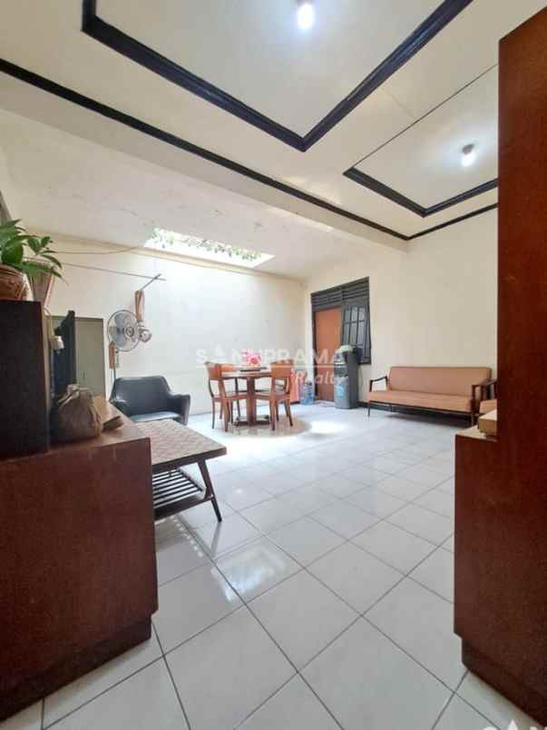dijual rumah depok