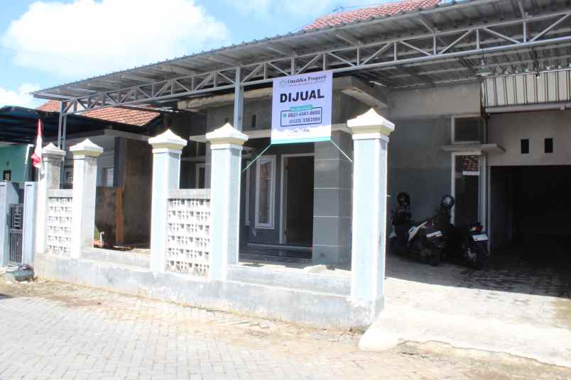 dijual rumah desa dadapan kec kabat kab