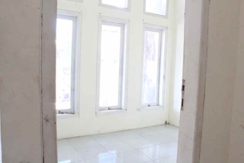 dijual rumah desa dadapan kec kabat kab