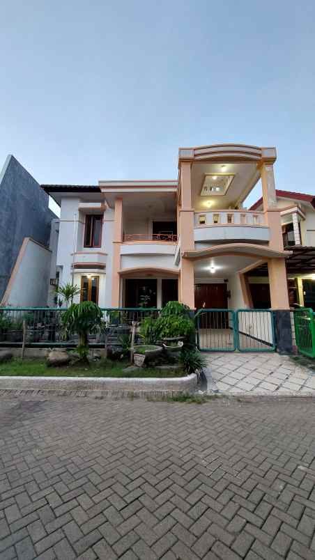 dijual rumah dharmahusada