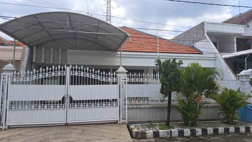 dijual rumah dharmahusada indah