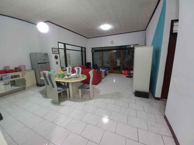 dijual rumah dharmahusada indah