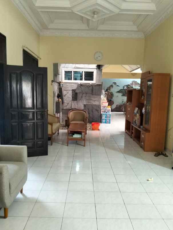 dijual rumah dharmahusada indah