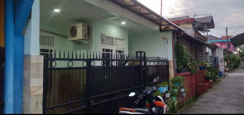 dijual rumah di depok timur