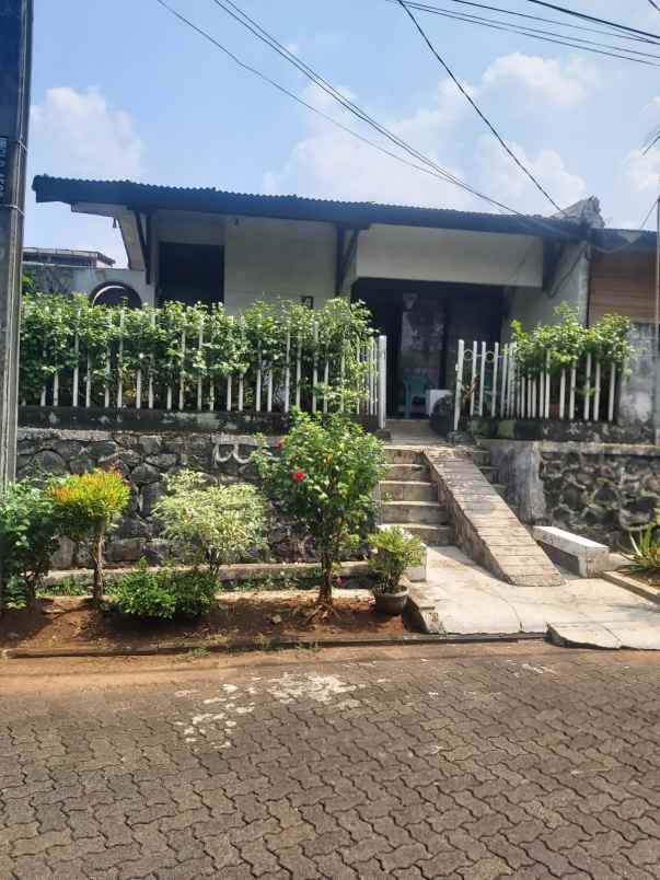 dijual rumah di karang tengah ciledug