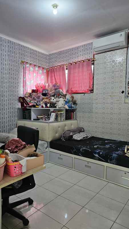 dijual rumah di legenda wisata cibubur