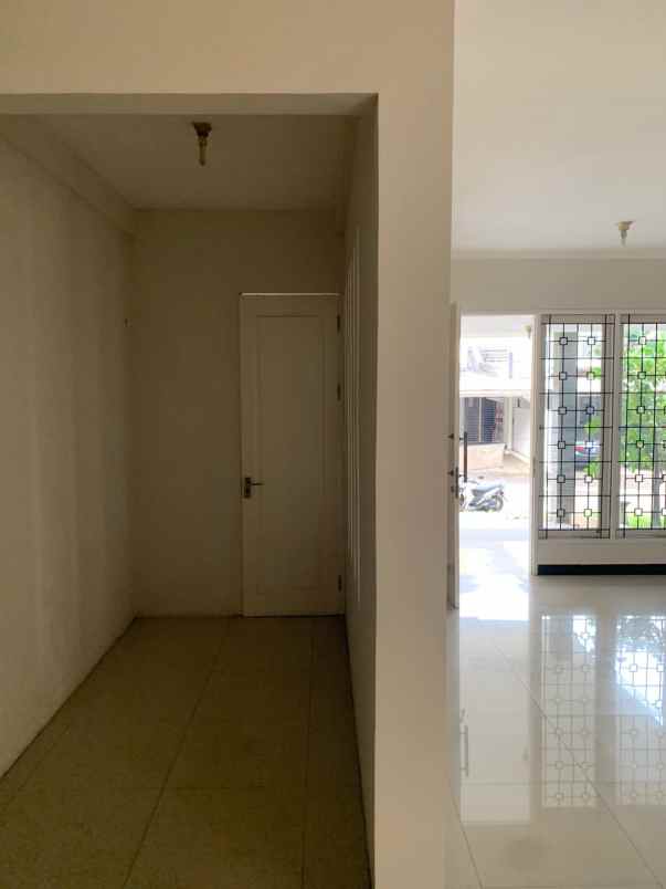 dijual rumah di legenda wisata cibubur