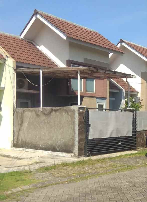 dijual rumah di valencia gedangan sidoarjo