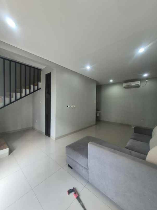dijual rumah duren sawit jakarta timur