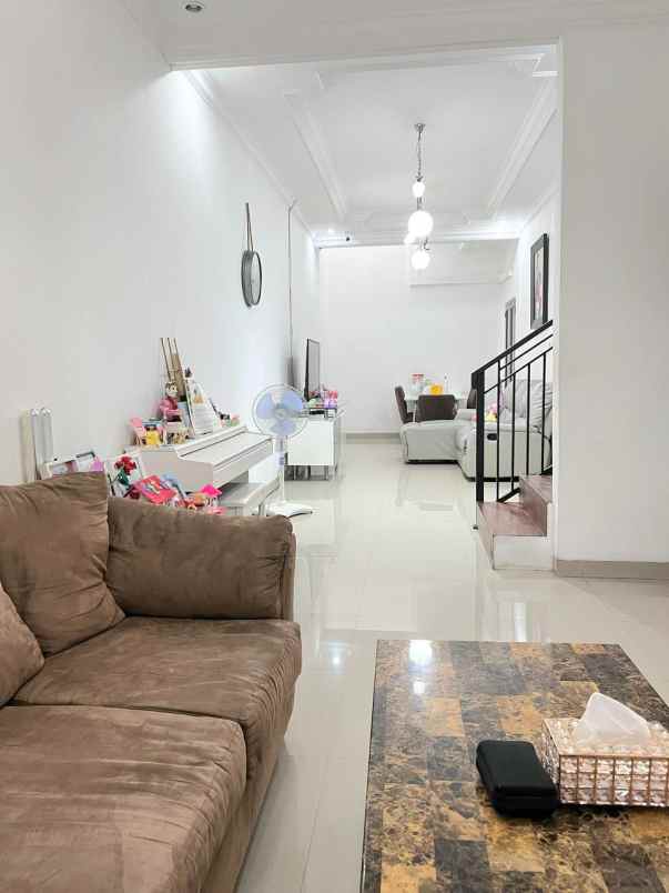 dijual rumah duren sawit jaktim