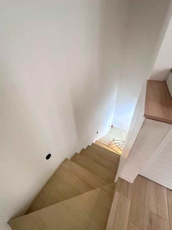 dijual rumah full furnished cluster o8 grand wisata