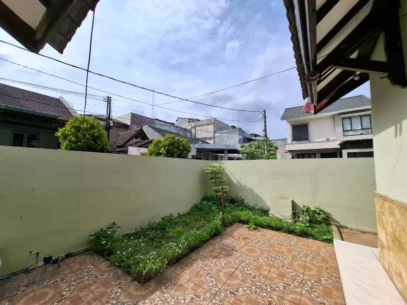 dijual rumah galaxy city