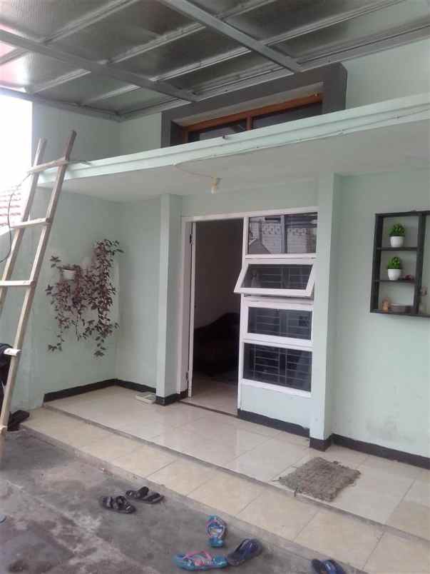 dijual rumah girimekar