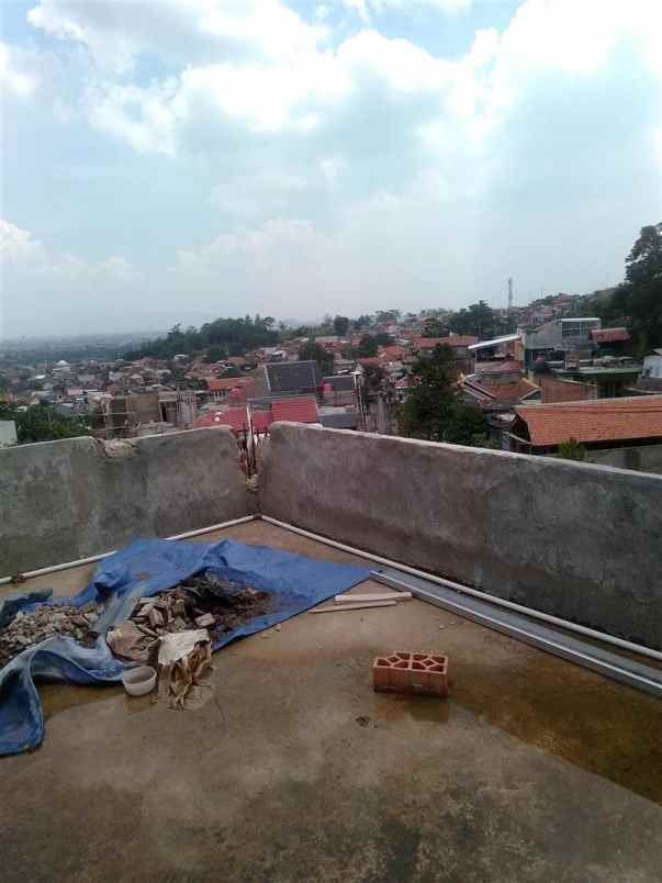 dijual rumah girimekar