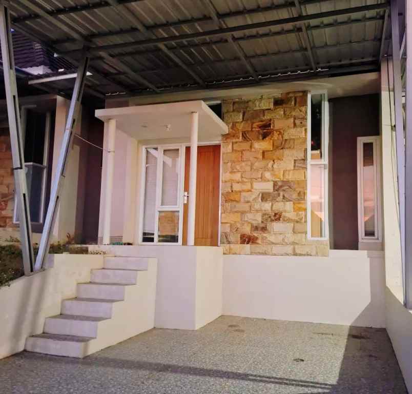 dijual rumah grafika