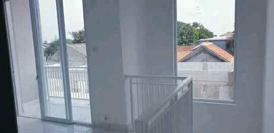 dijual rumah graha raya