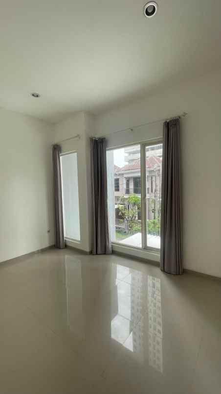 dijual rumah graha santosa
