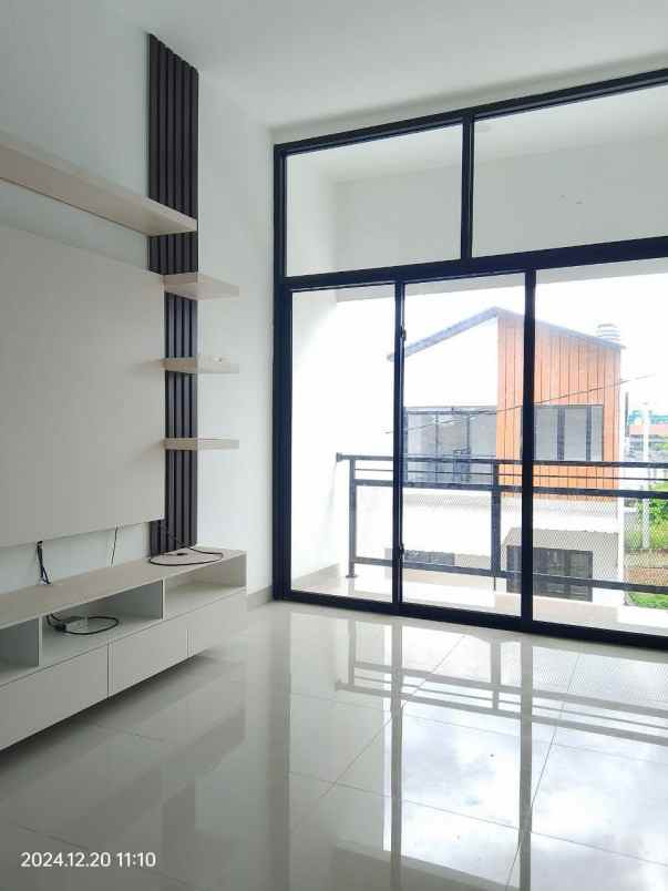 dijual rumah grand depok city area