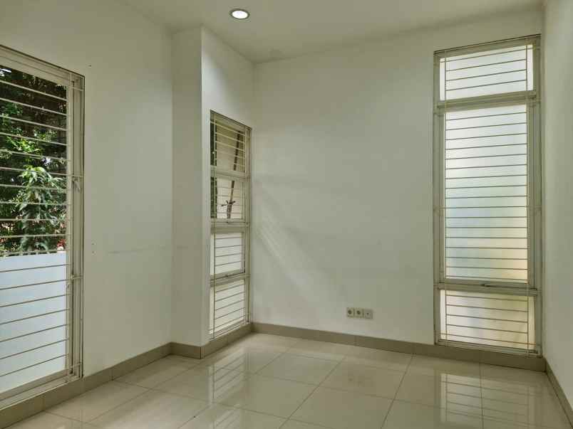 dijual rumah grand orchard ebony