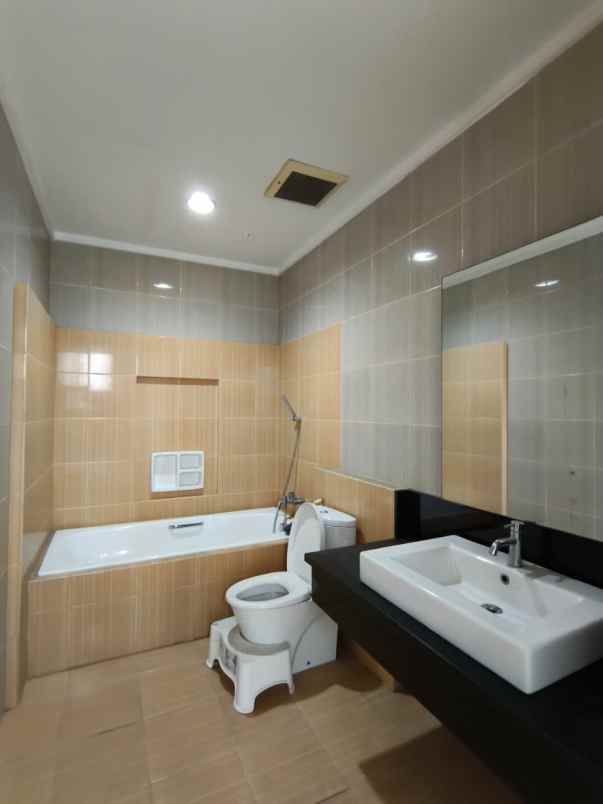 dijual rumah grand orchard kelapa gading