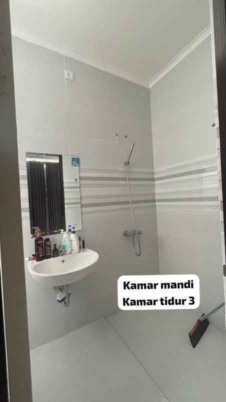 dijual rumah grand wisata cluster