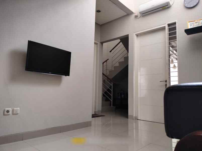 dijual rumah green serpong bintaro
