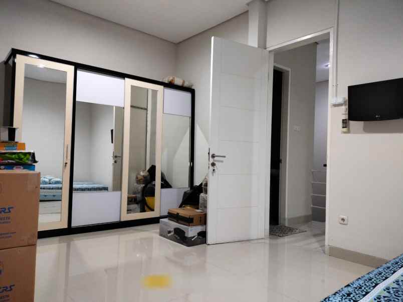 dijual rumah green serpong bintaro