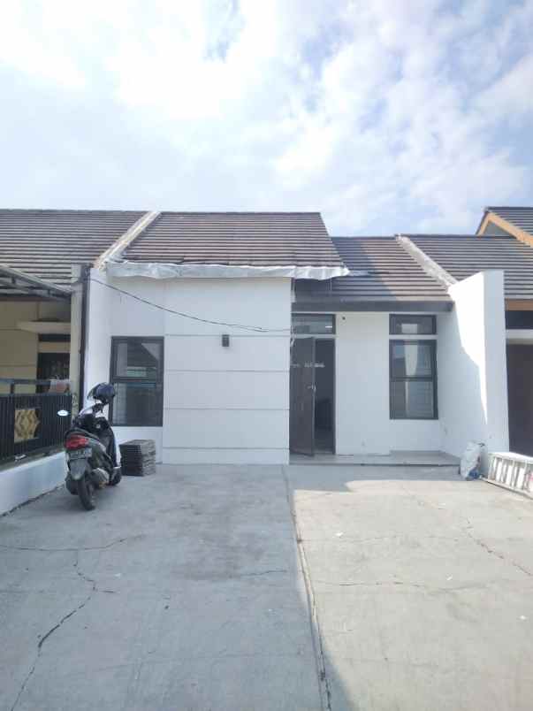 dijual rumah griya asri lestari