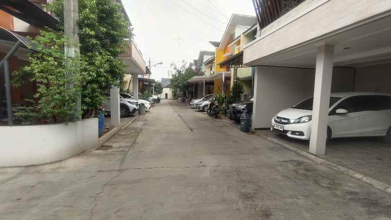 dijual rumah griya bintara indah