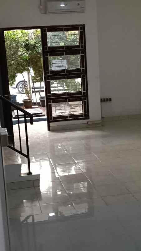 dijual rumah harapan indah cluster