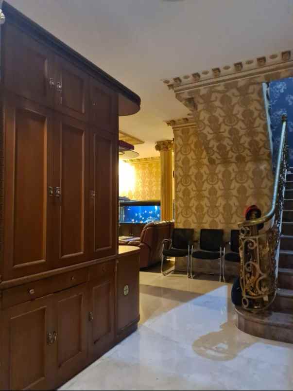 dijual rumah harapan indah regency